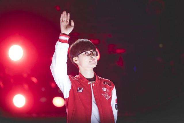 比尔森喊话自由人Faker：我们TSM招新