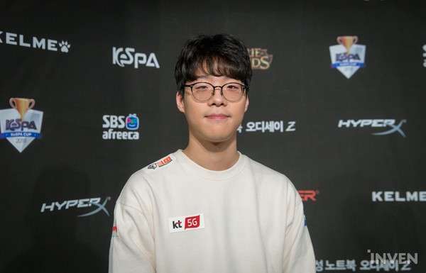 Smeb：也该让Deft尝尝KT铁拳的滋味了